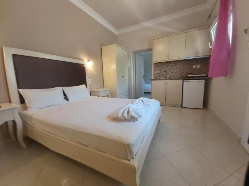 Konstantinos Apartments Ammoudia Cameră foto